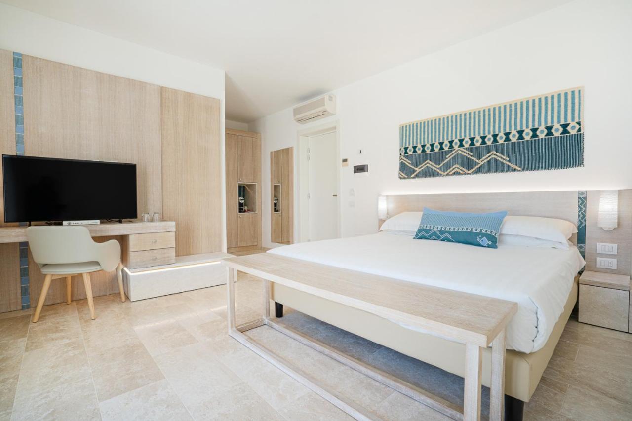 Felix Hotels - Hotel La Coluccia Santa Teresa Gallura Exteriör bild